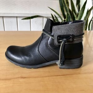 Earth Origins Priya Black Leather Zip Booties 10 M